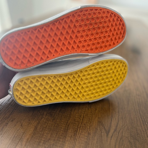 Brand new - just sat in my closet 
Womens size 7.5 
No box - Picture 6 of 6